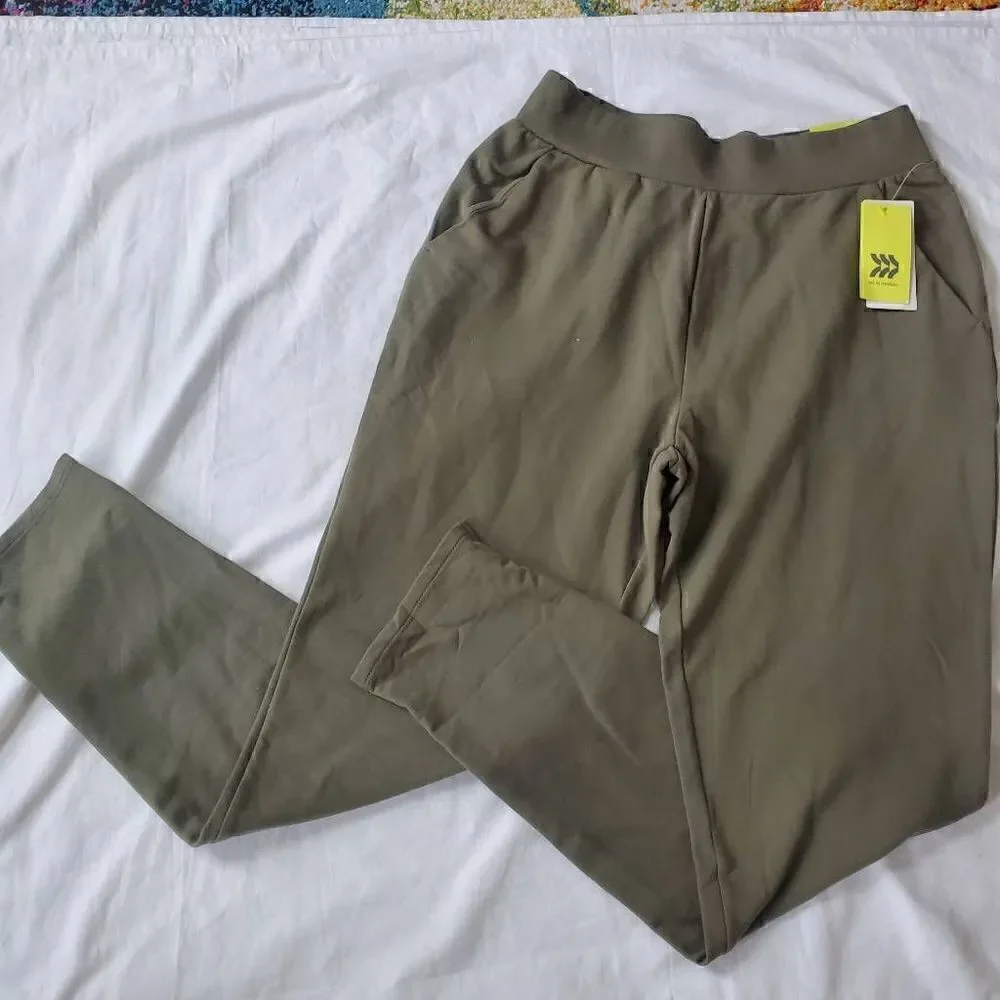 NWT All in Motion green highrise taper pant Medium
